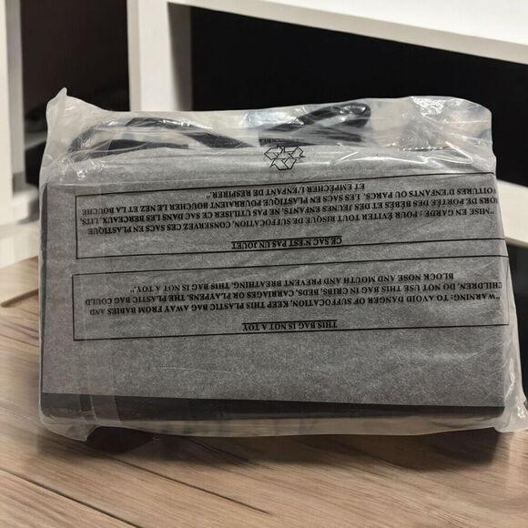 London Fog Daisy Large Size Embossed Navy Wallet Wristlet Crossbody Retail $58 N - Picture 7 of 7